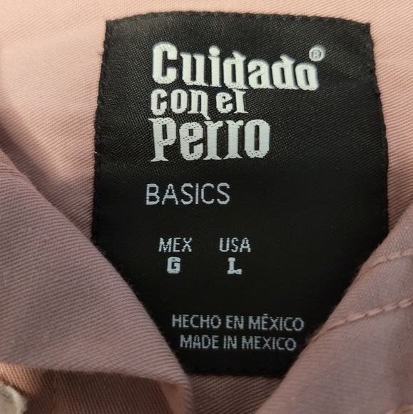 Cuidado Con el Perro, Size Large, used good condition, dark lilac in color - Picture 2 of 5